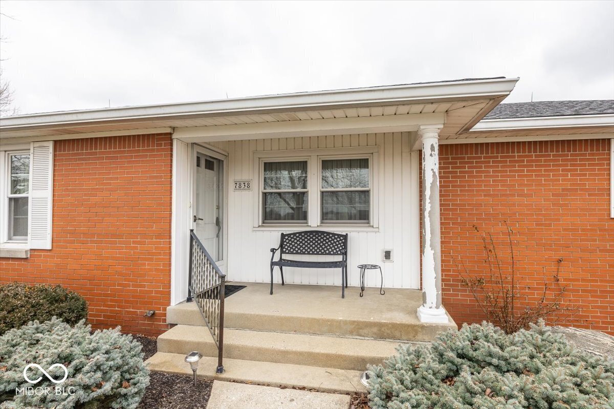 7838 W US Highway 52