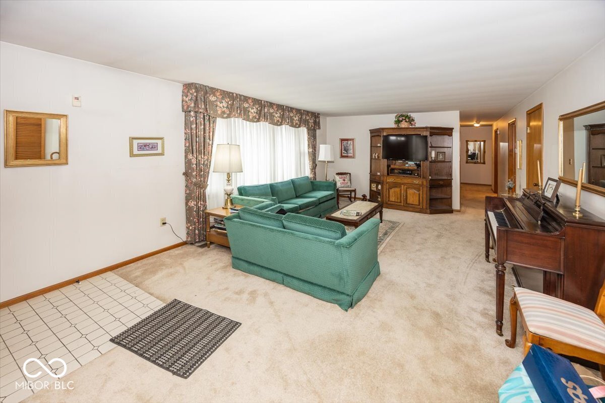7838 W US Highway 52