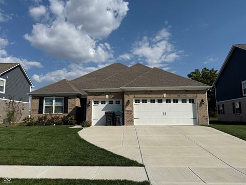 Photo of 1697 Pelham Drive, Greenwood, IN 46143 (MLS # 22065569)