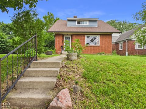 Photo of 829 N Lesley Avenue, Indianapolis, IN 46219 (MLS # 22109179)