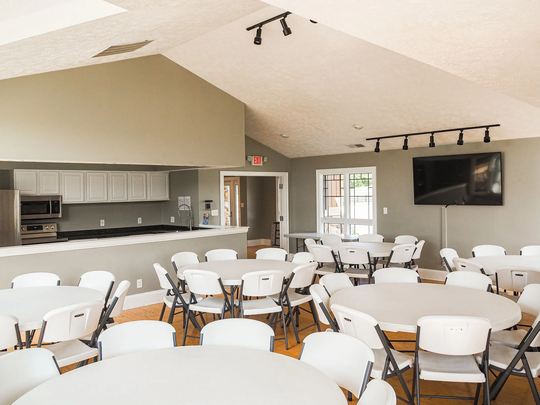 Fishers, Indiana 46037, United States, ,Commercial,Active,69084