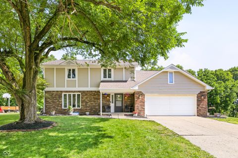 Photo of 1720 Ridge Hill Lane, Indianapolis, IN 46217 (MLS # 22109013)