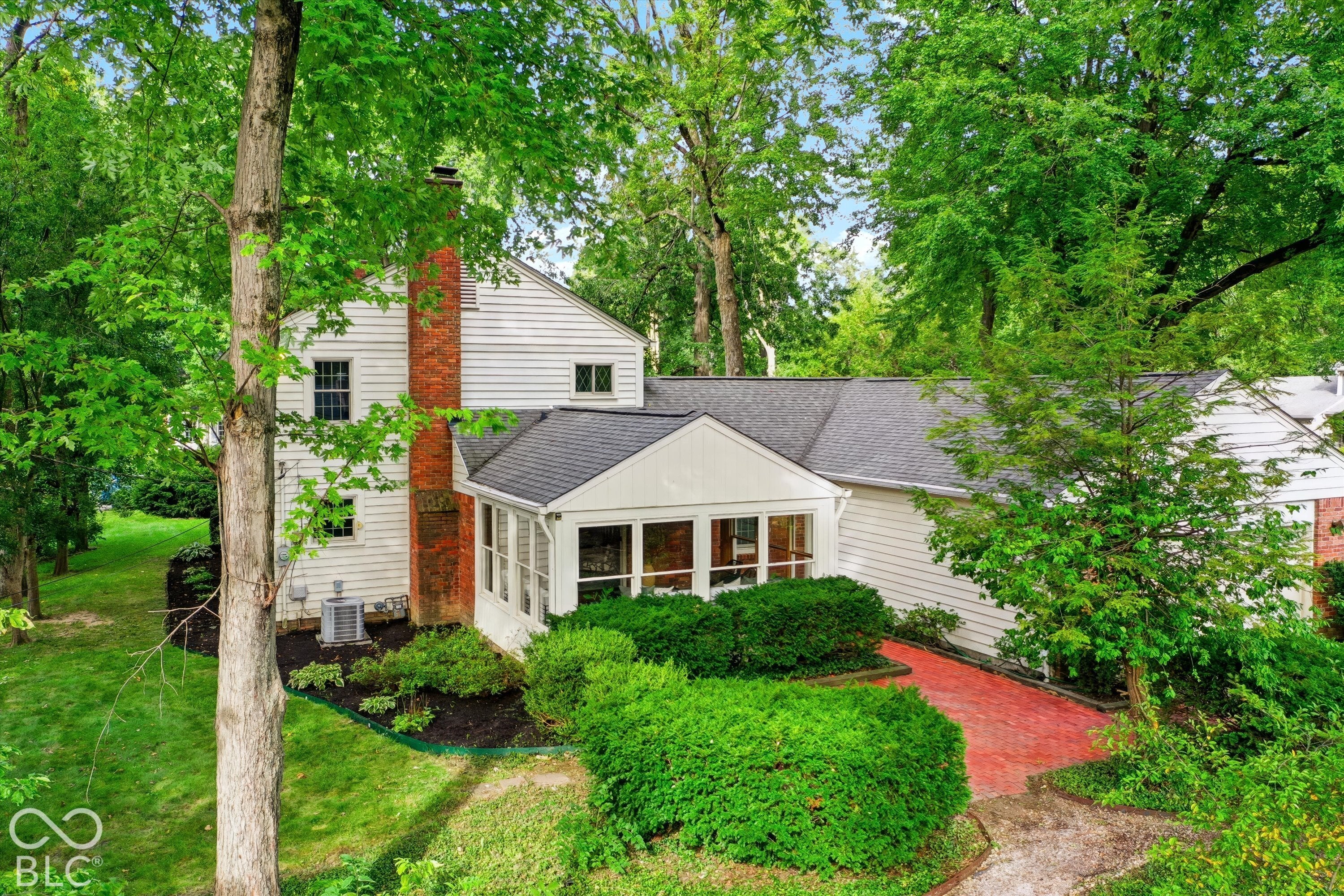 1019 W 75th Street