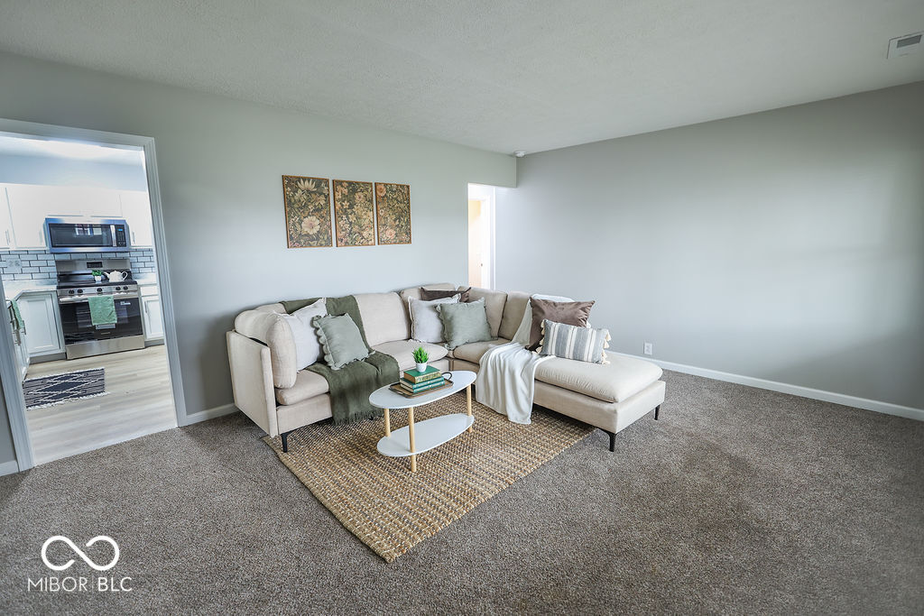 805 W Broadway Street