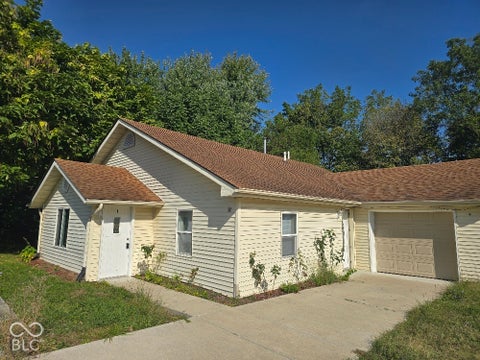 Photo of 706 7th Street, Shelbyville, IN 46176 (MLS # 22127829)