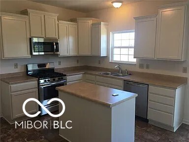 5421 Tanglewood Lane