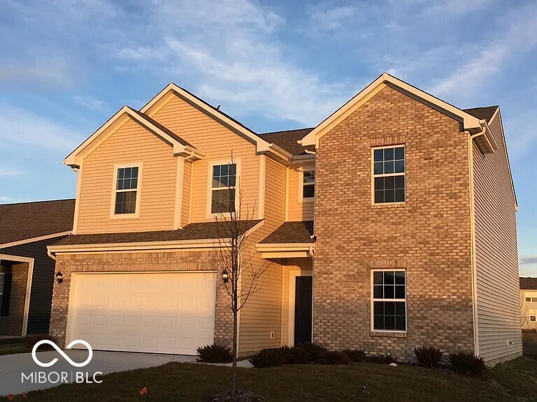 5421 Tanglewood Lane