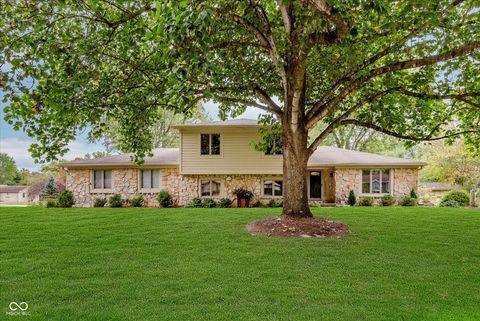 Photo of 5968 Mia Court, Plainfield, IN 46168 (MLS # 22089209)