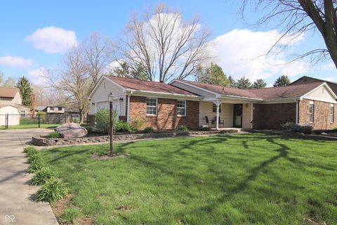 Photo of 104 Apple Tree Court, Fishers, IN 46038 (MLS # 22089275)