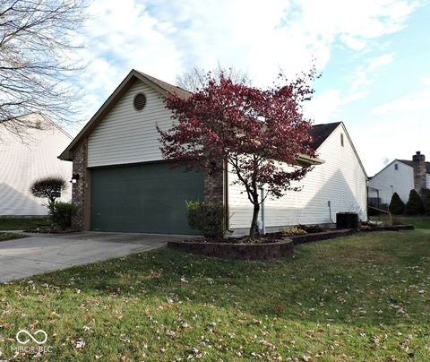 Photo of 8419 Brook Pointe Court, Indianapolis, IN 46234 (MLS # 22073592)