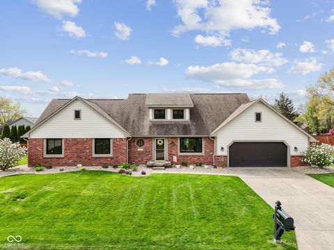 Photo of 3355 Calcutta Drive, Greenwood, IN 46143 (MLS # 22096116)