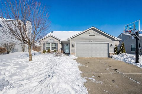 Photo of 32 Fillmore Way, Westfield, IN 46074 (MLS # 22081571)