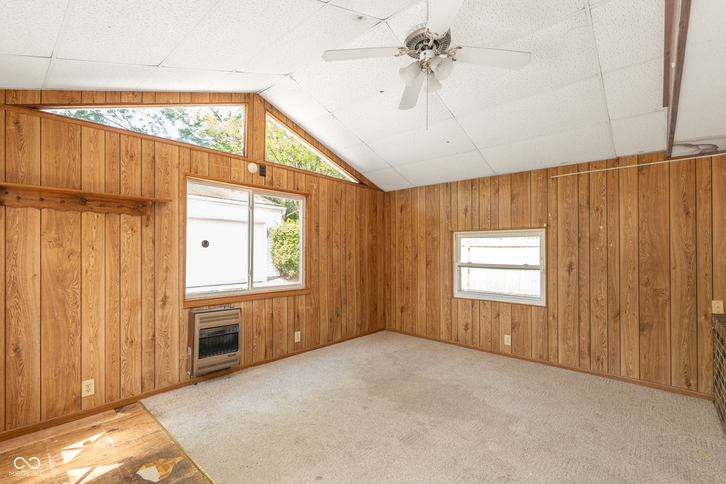 Picture for the property 22098106, 3 beds, 2 baths