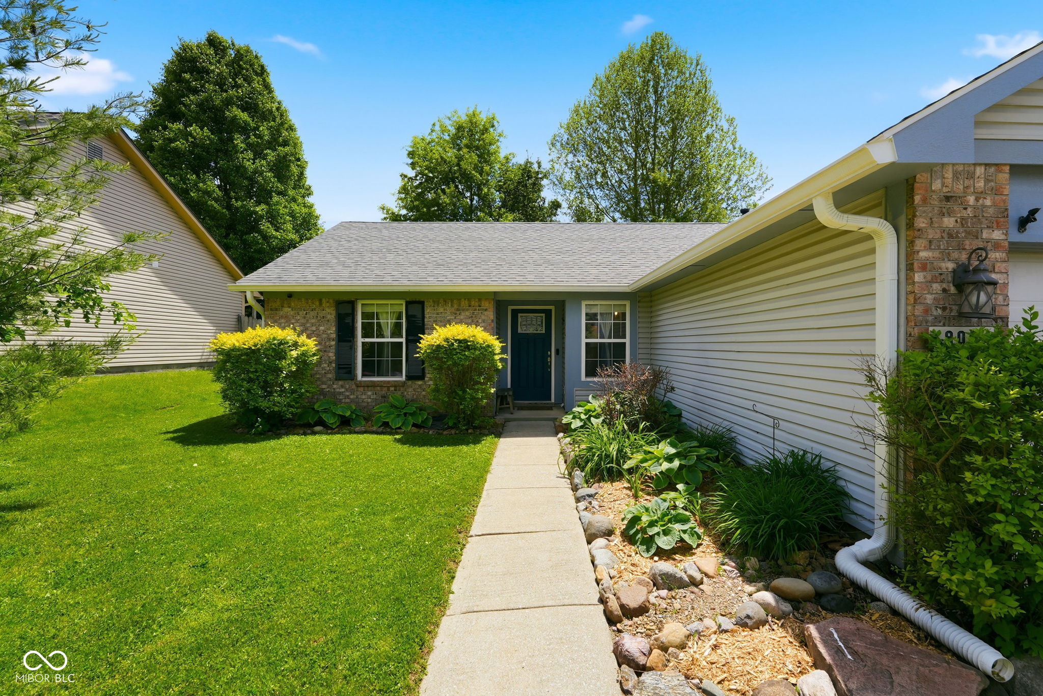 906 Moonlight Court