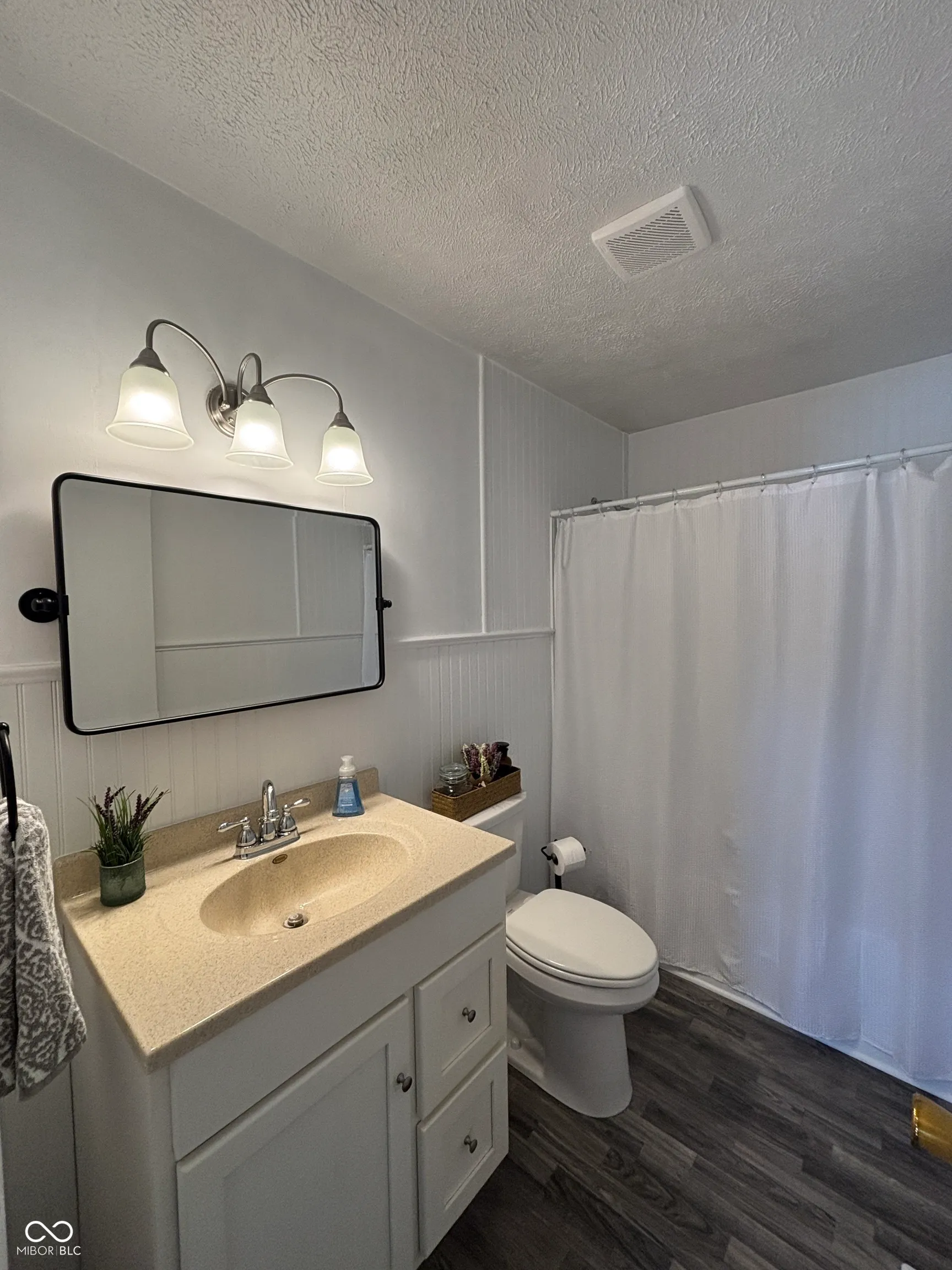 Columbus, Indiana 47201, United States, 3 Bedrooms Bedrooms, ,1 BathroomBathrooms,Residential,Active,243972