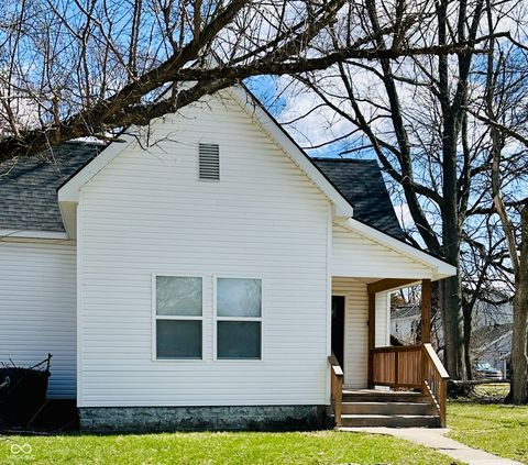 Photo of 906 N Wolfe Street, Muncie, IN 47303 (MLS # 22089483)