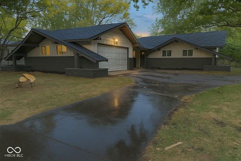 Photo of 975 Burbank Road, Indianapolis, IN 46219 (MLS # 22081899)