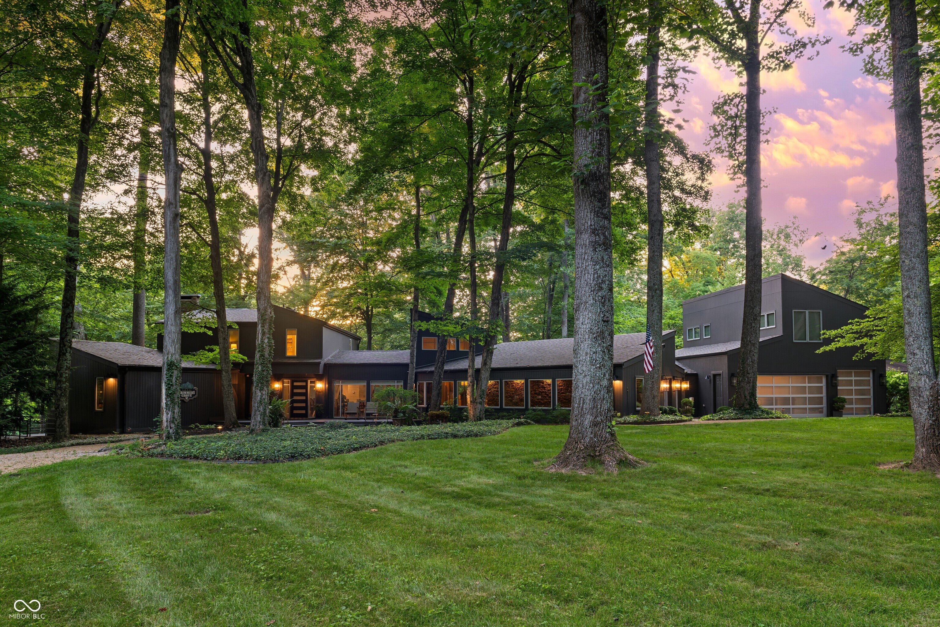 7502 S Susan Lane