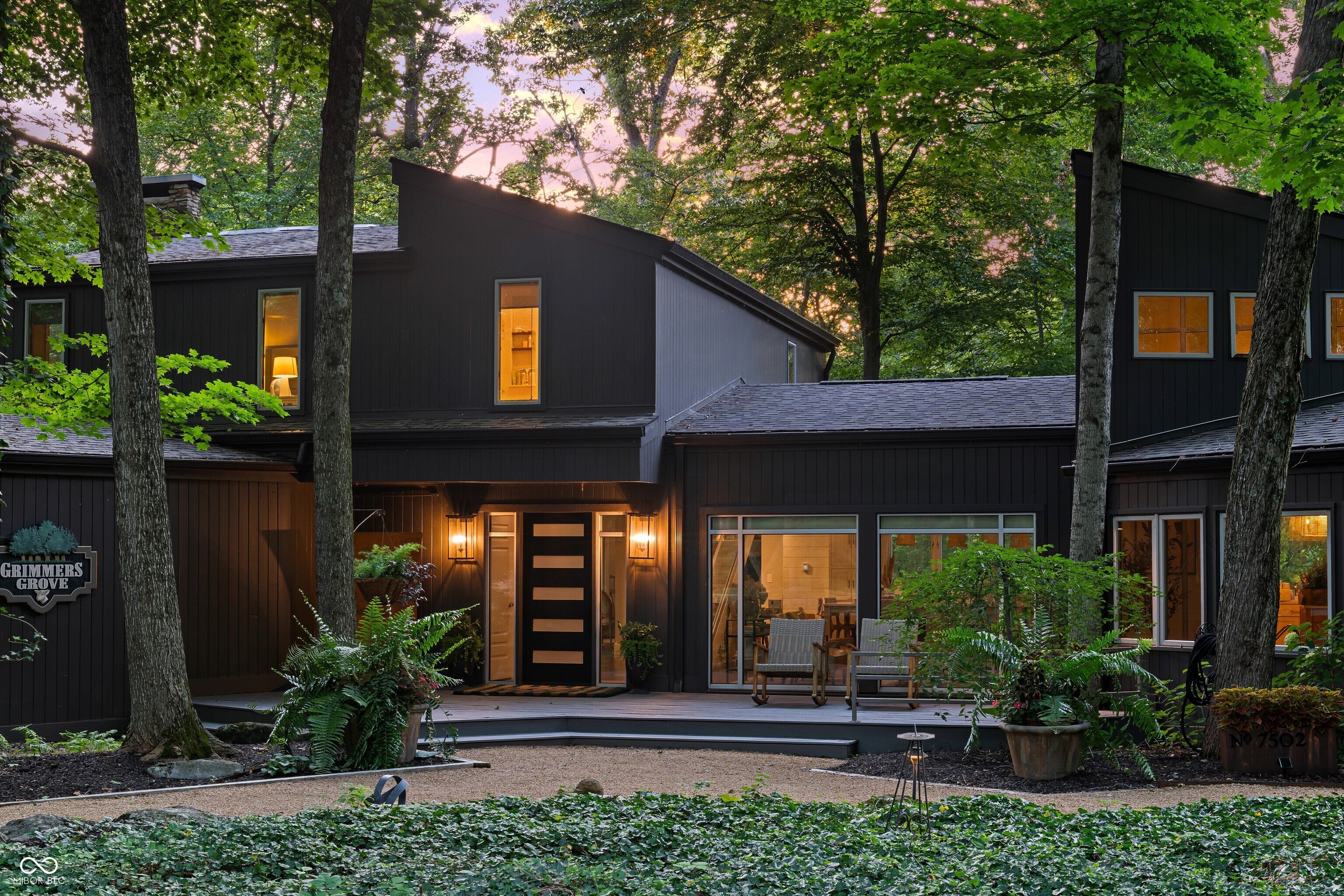 7502 S Susan Lane
