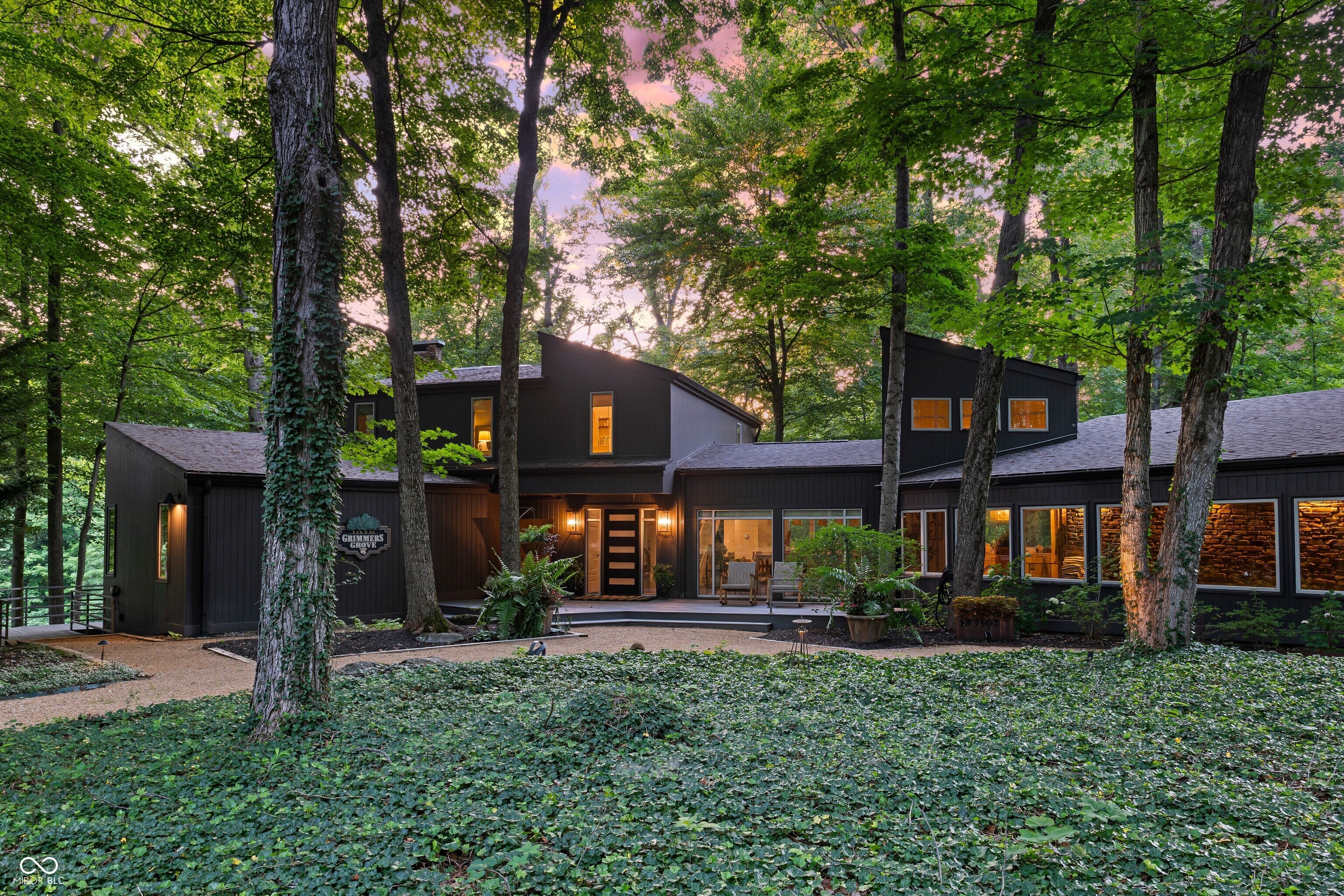 7502 S Susan Lane