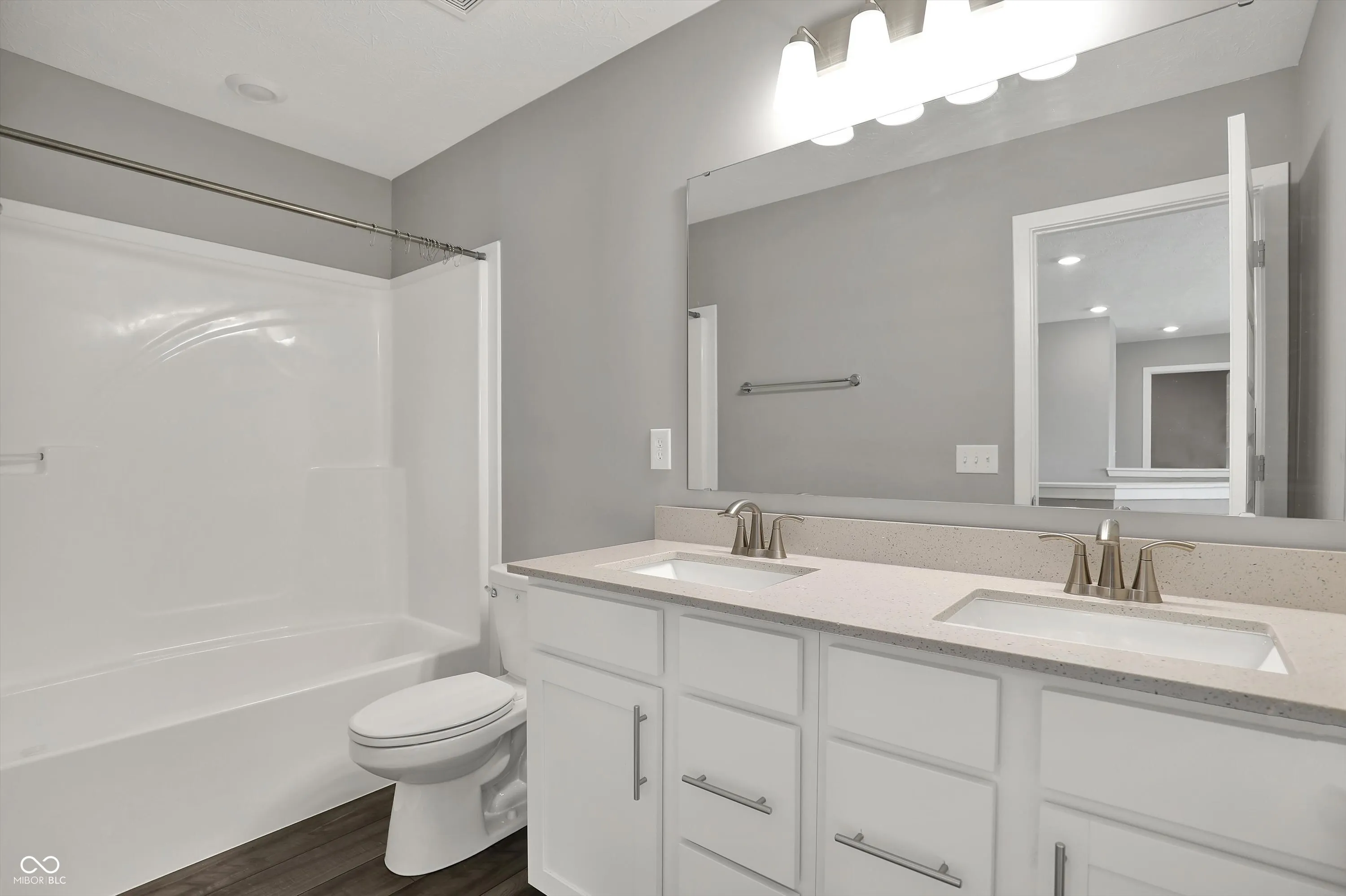 Fortville, Indiana 46040, United States, 5 Bedrooms Bedrooms, ,6 BathroomsBathrooms,Residential,Active,117112