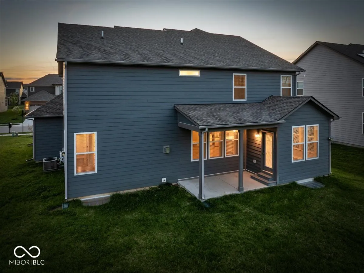 Fortville, Indiana 46040, United States, 5 Bedrooms Bedrooms, ,6 BathroomsBathrooms,Residential,Active,117112