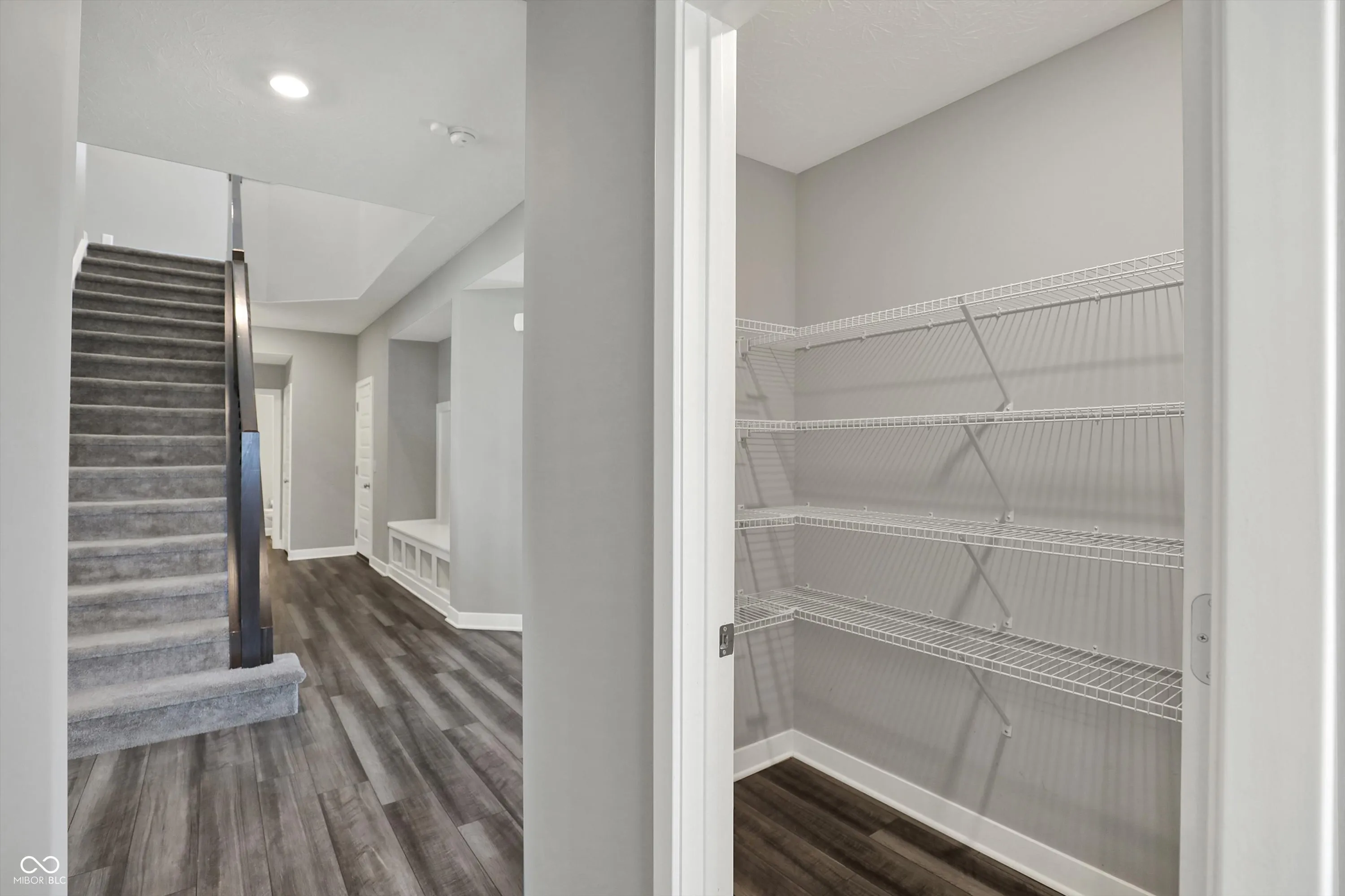 Fortville, Indiana 46040, United States, 5 Bedrooms Bedrooms, ,6 BathroomsBathrooms,Residential,Active,117112