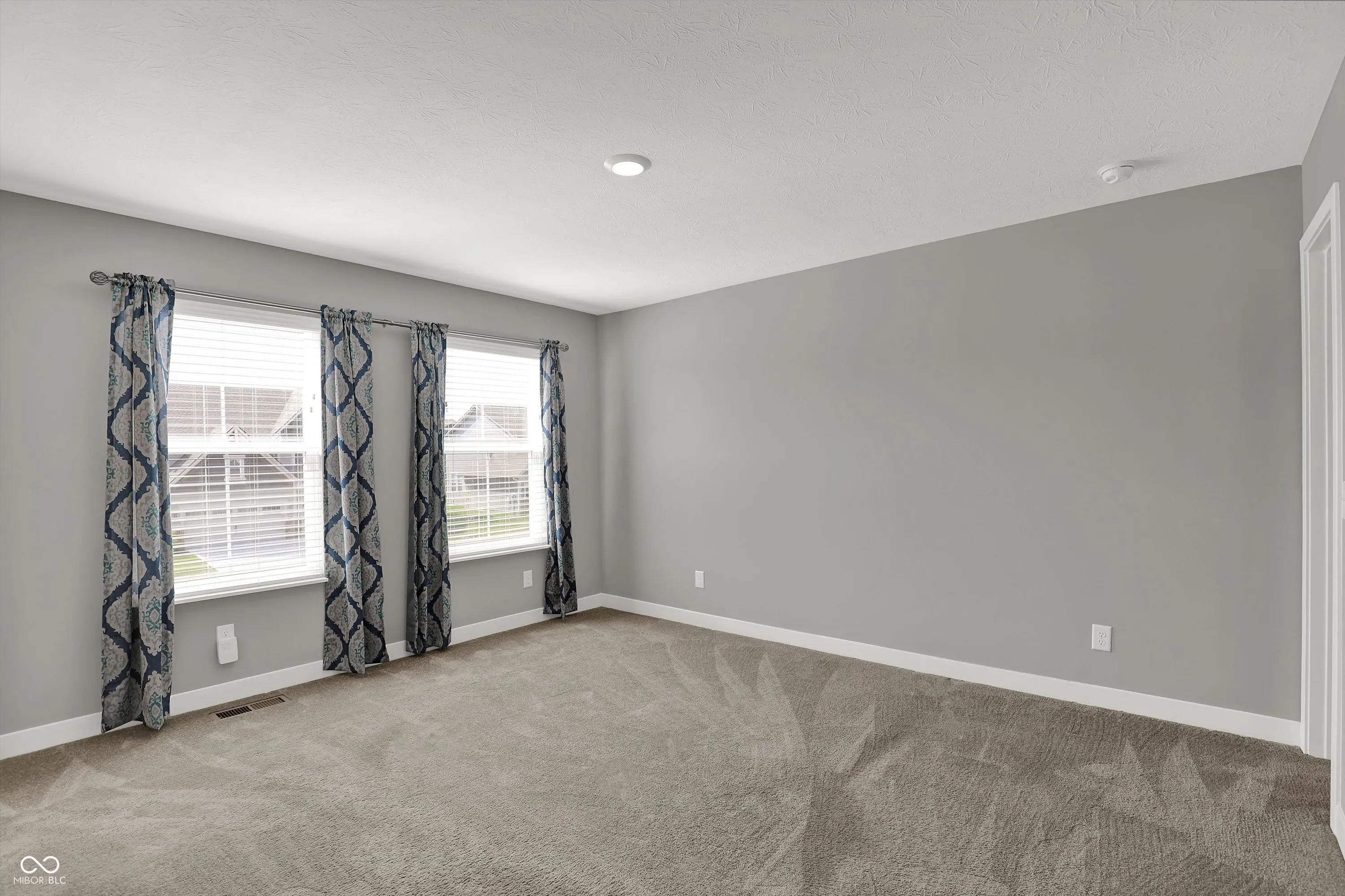 Fortville, Indiana 46040, United States, 5 Bedrooms Bedrooms, ,6 BathroomsBathrooms,Residential,Active,117112