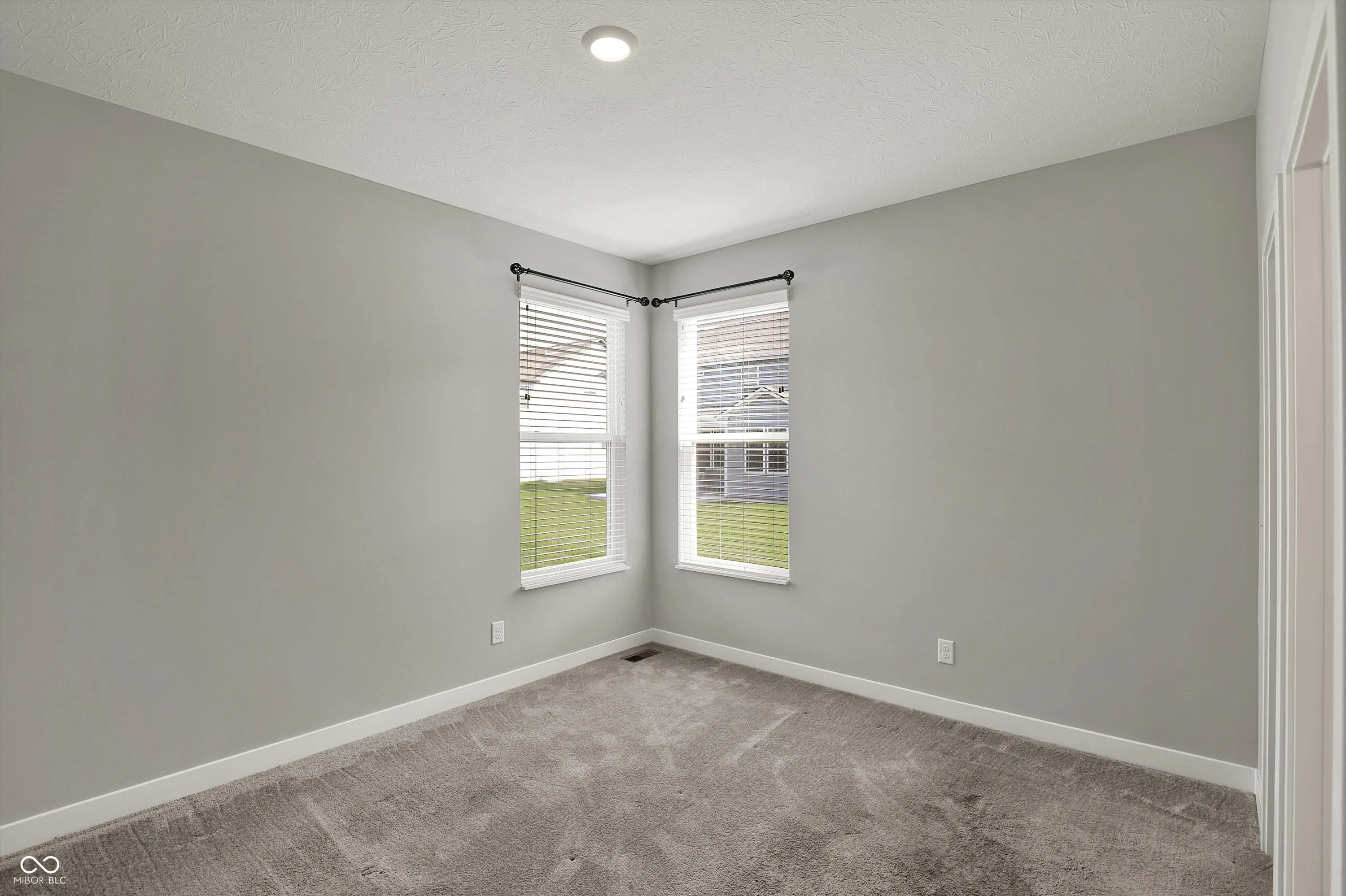 Fortville, Indiana 46040, United States, 5 Bedrooms Bedrooms, ,6 BathroomsBathrooms,Residential,Active,117112