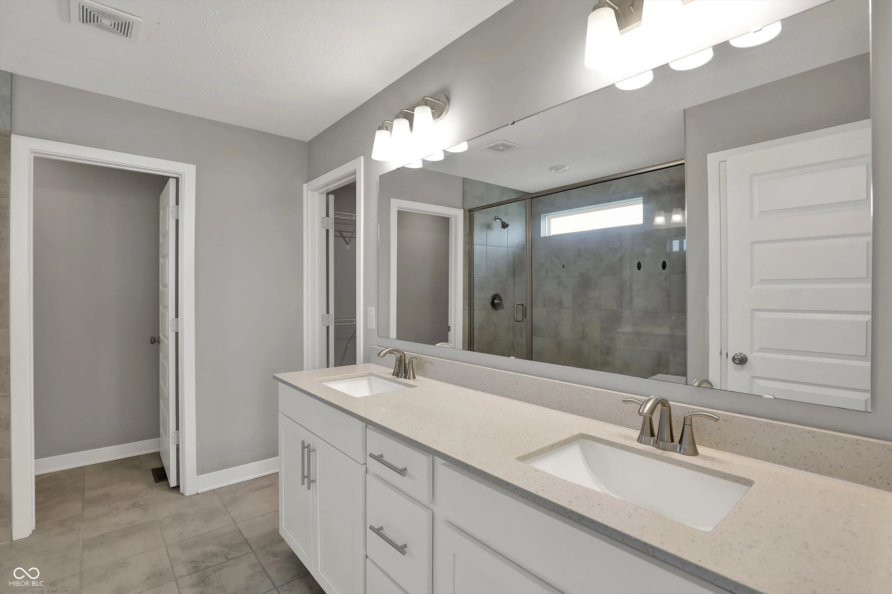 Fortville, Indiana 46040, United States, 5 Bedrooms Bedrooms, ,6 BathroomsBathrooms,Residential,Active,117112