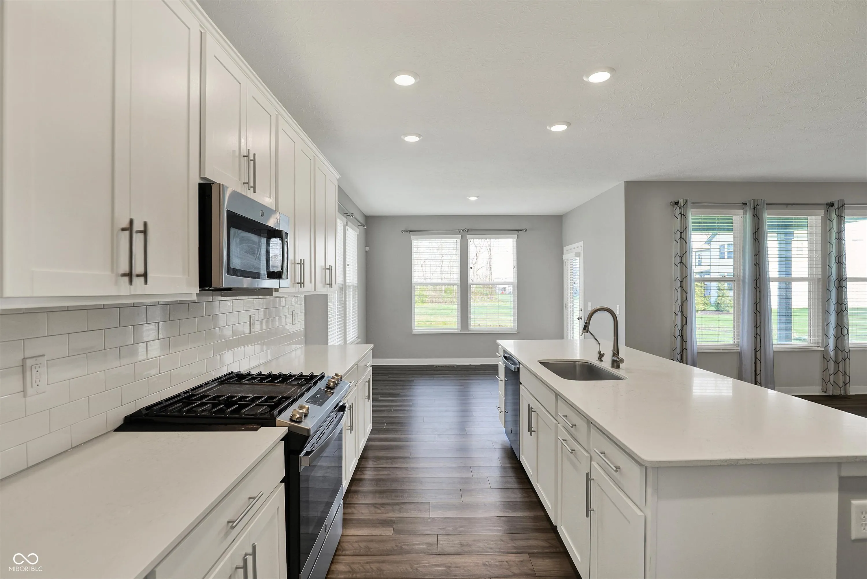 Fortville, Indiana 46040, United States, 5 Bedrooms Bedrooms, ,6 BathroomsBathrooms,Residential,Active,117112