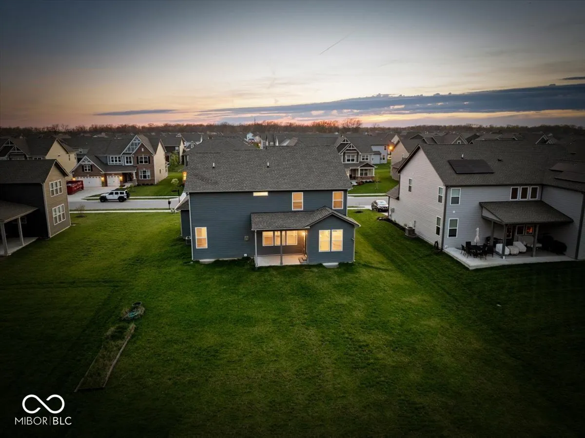 Fortville, Indiana 46040, United States, 5 Bedrooms Bedrooms, ,6 BathroomsBathrooms,Residential,Active,117112