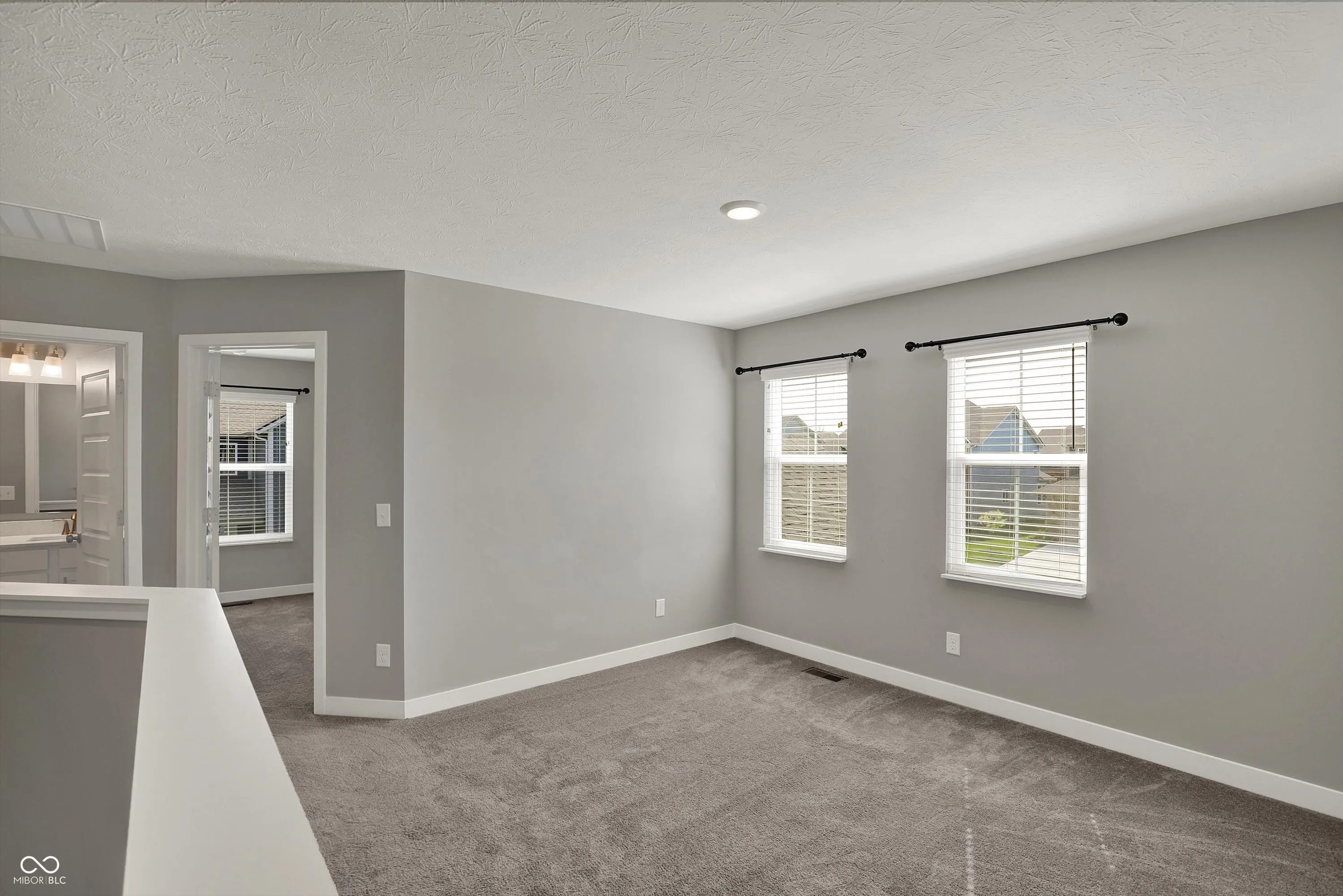 Fortville, Indiana 46040, United States, 5 Bedrooms Bedrooms, ,6 BathroomsBathrooms,Residential,Active,117112