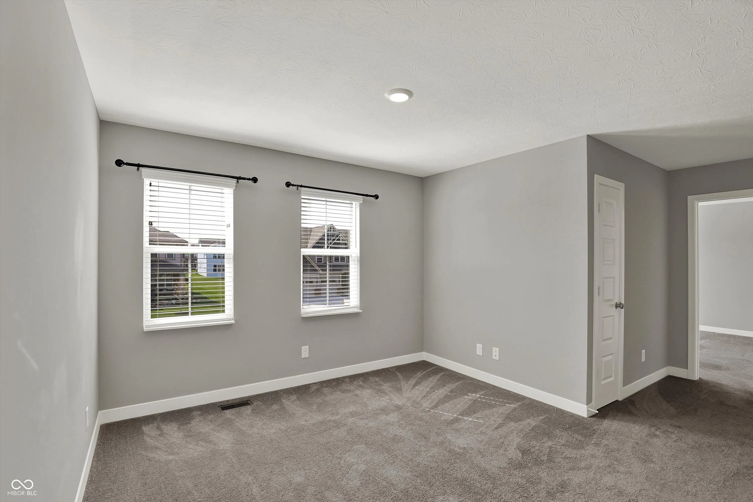 Fortville, Indiana 46040, United States, 5 Bedrooms Bedrooms, ,6 BathroomsBathrooms,Residential,Active,117112