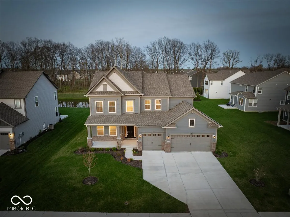 Fortville, Indiana 46040, United States, 5 Bedrooms Bedrooms, ,6 BathroomsBathrooms,Residential,Active,117112