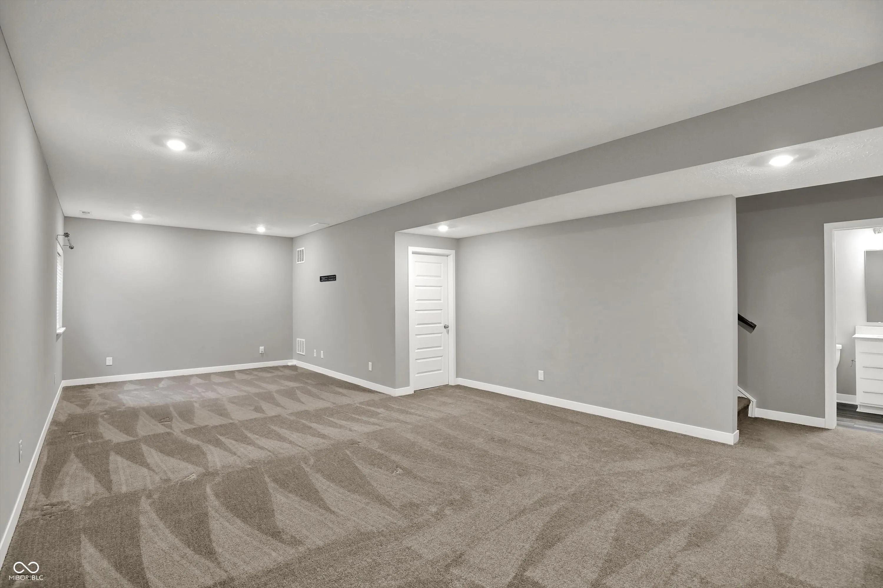 Fortville, Indiana 46040, United States, 5 Bedrooms Bedrooms, ,6 BathroomsBathrooms,Residential,Active,117112