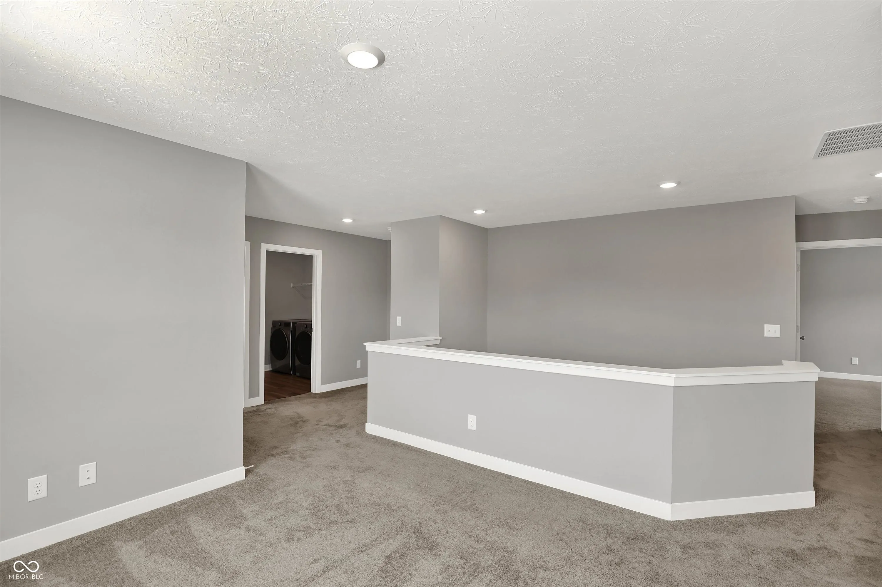 Fortville, Indiana 46040, United States, 5 Bedrooms Bedrooms, ,6 BathroomsBathrooms,Residential,Active,117112