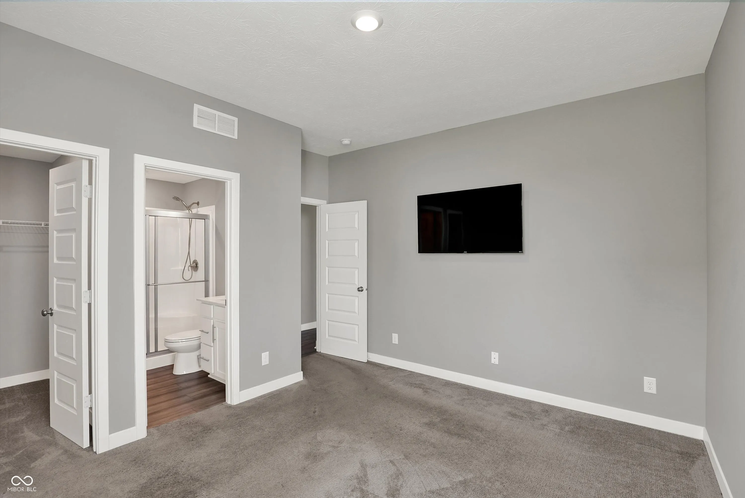 Fortville, Indiana 46040, United States, 5 Bedrooms Bedrooms, ,6 BathroomsBathrooms,Residential,Active,117112