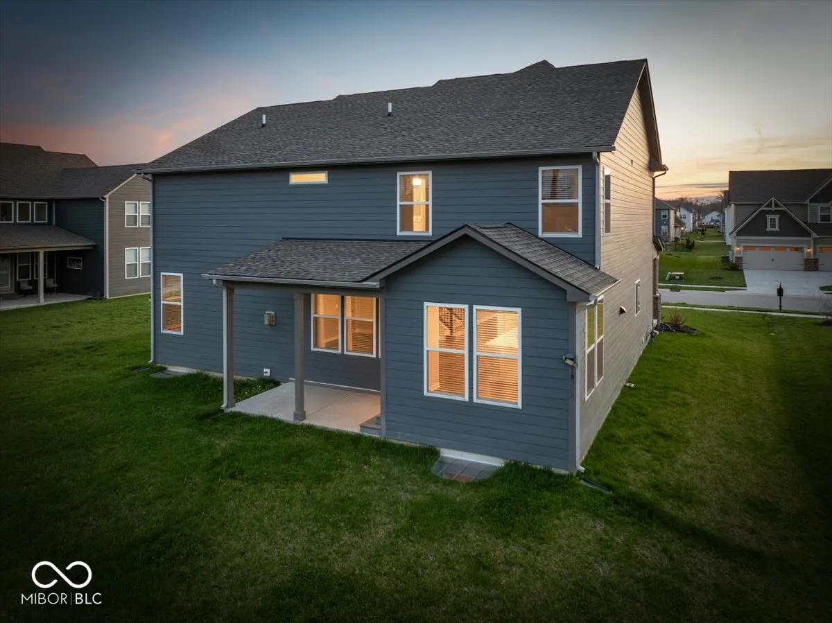 Fortville, Indiana 46040, United States, 5 Bedrooms Bedrooms, ,6 BathroomsBathrooms,Residential,Active,117112