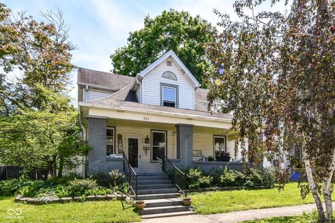 Photo of 303 Walnut Street, Greenfield, IN 46140 (MLS # 22101196)