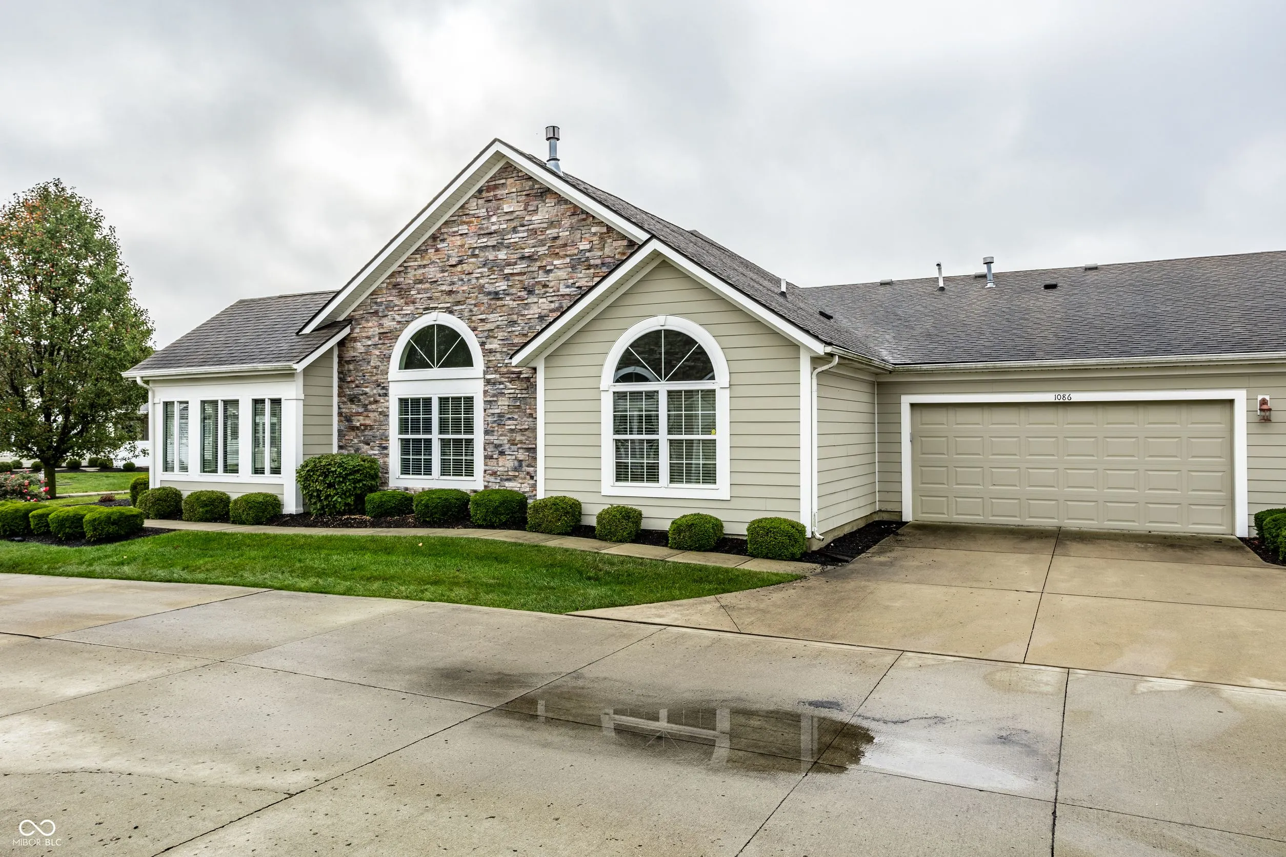 Greenfield, Indiana 46140, United States, 2 Bedrooms Bedrooms, ,2 BathroomsBathrooms,Residential,Active,34405