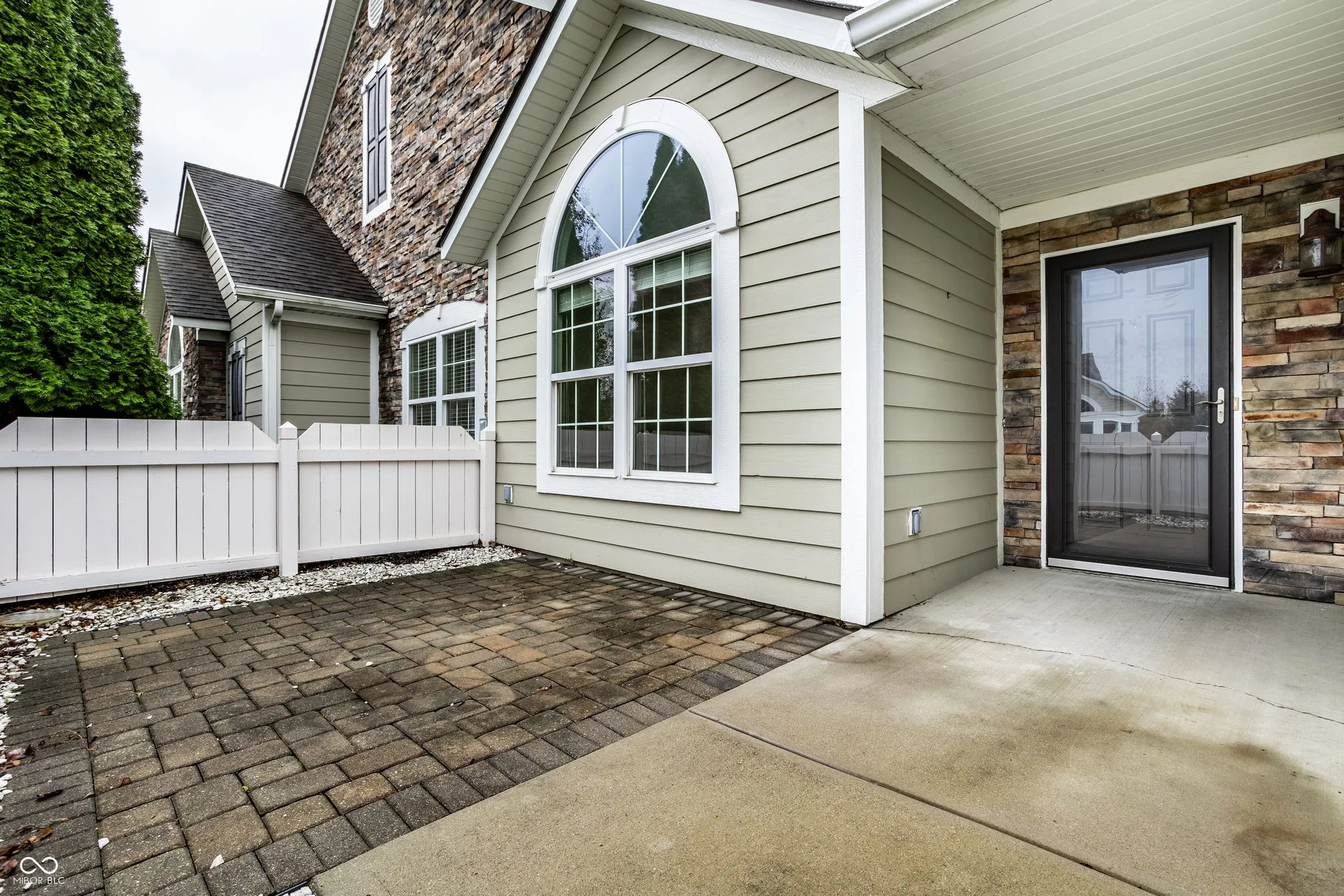 Greenfield, Indiana 46140, United States, 2 Bedrooms Bedrooms, ,2 BathroomsBathrooms,Residential,Active,34405