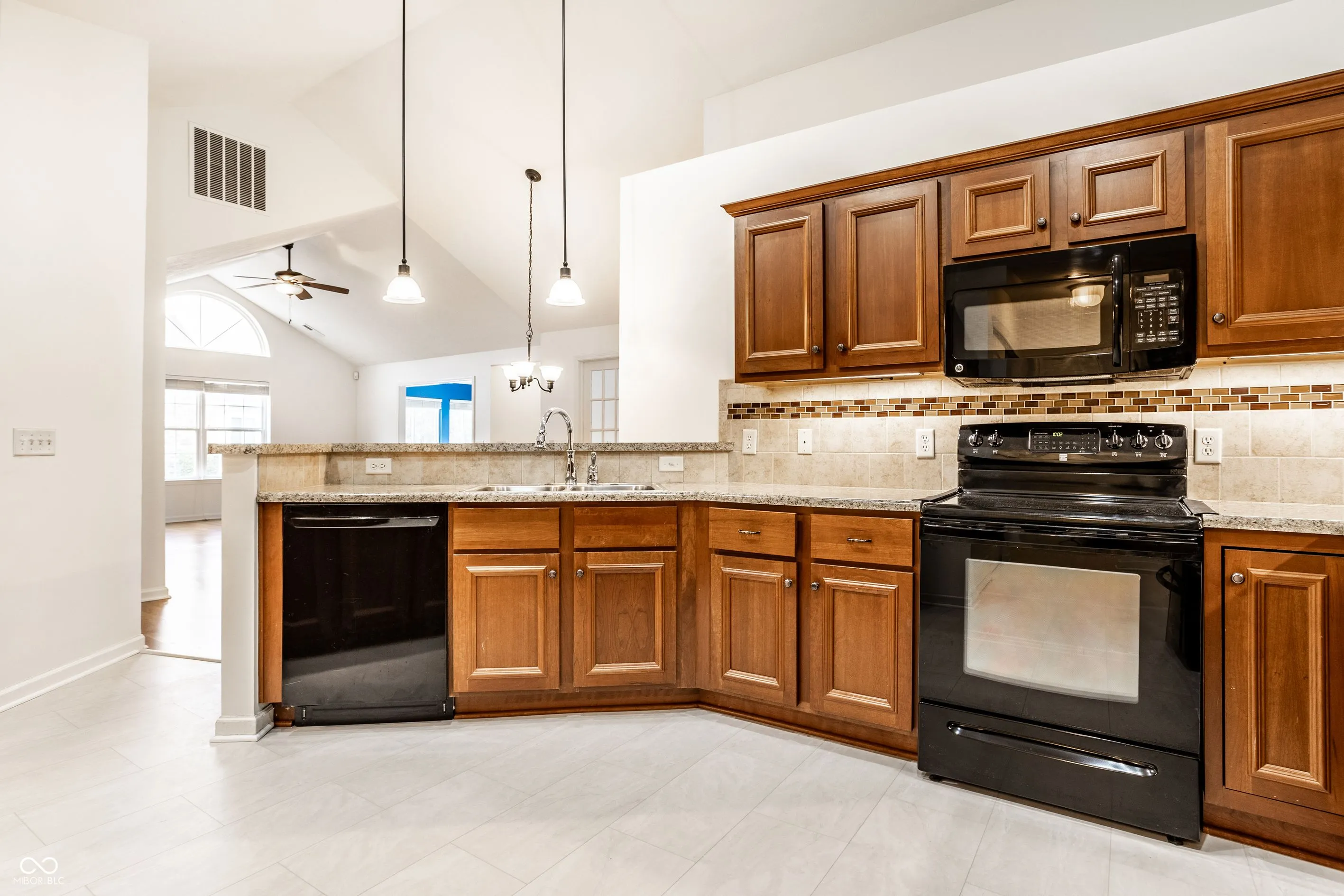 Greenfield, Indiana 46140, United States, 2 Bedrooms Bedrooms, ,2 BathroomsBathrooms,Residential,Active,34405