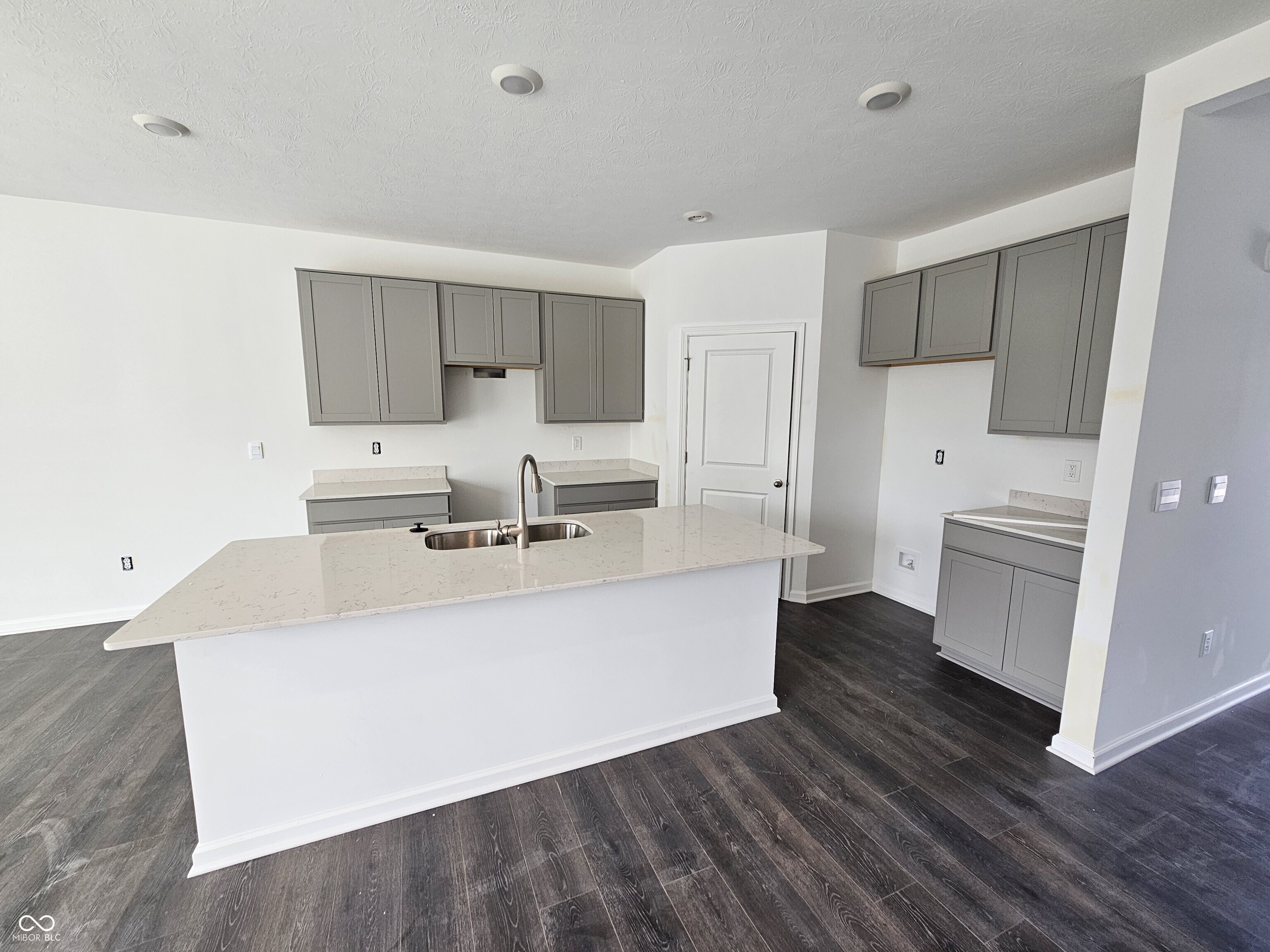 2336 Oakmont Drive