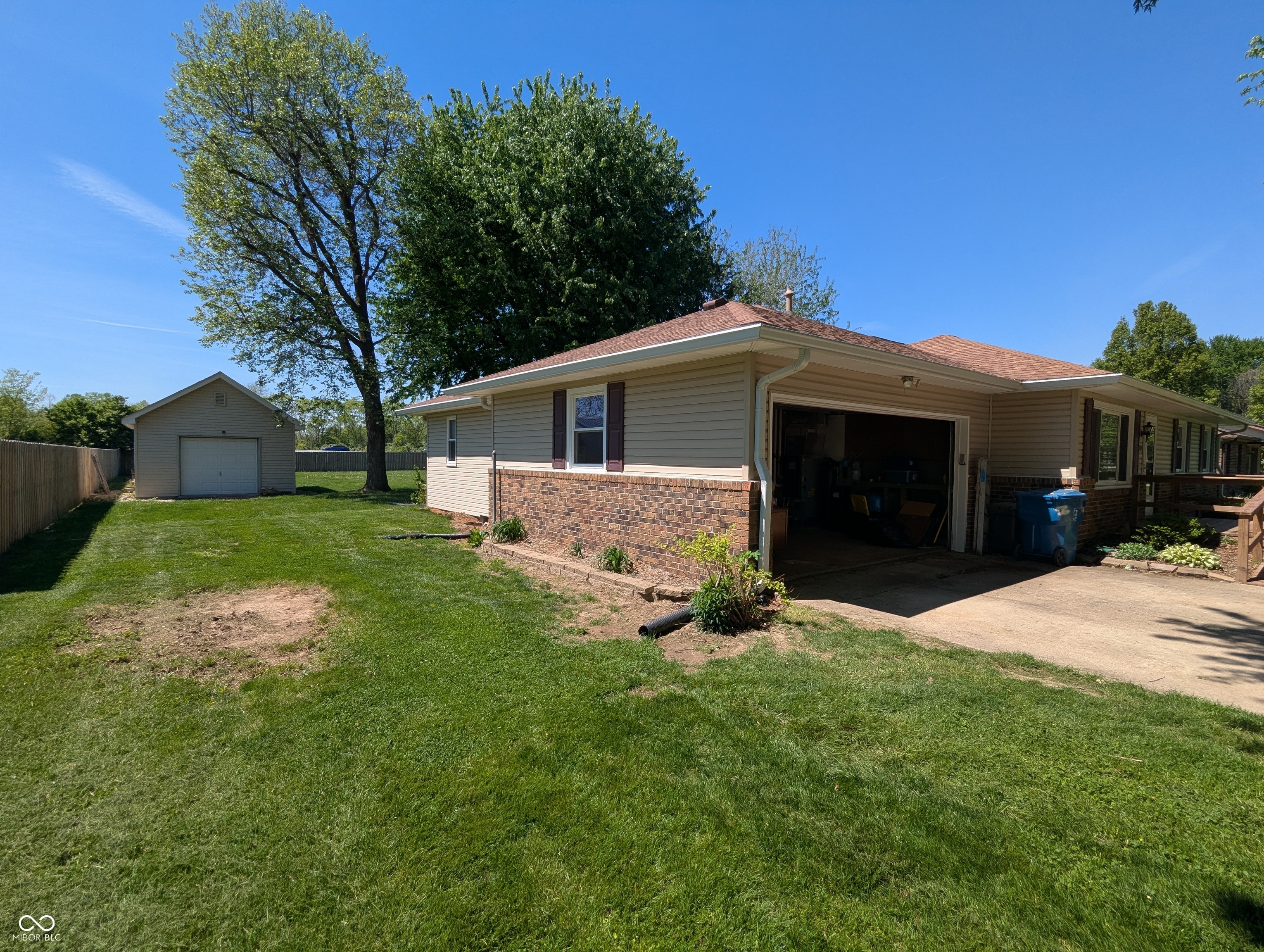 8248 S Belmont Avenue