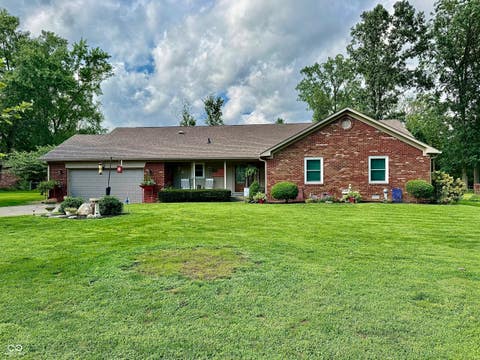 Photo of 7980 Oak Hill Drive, Plainfield, IN 46168 (MLS # 22121087)