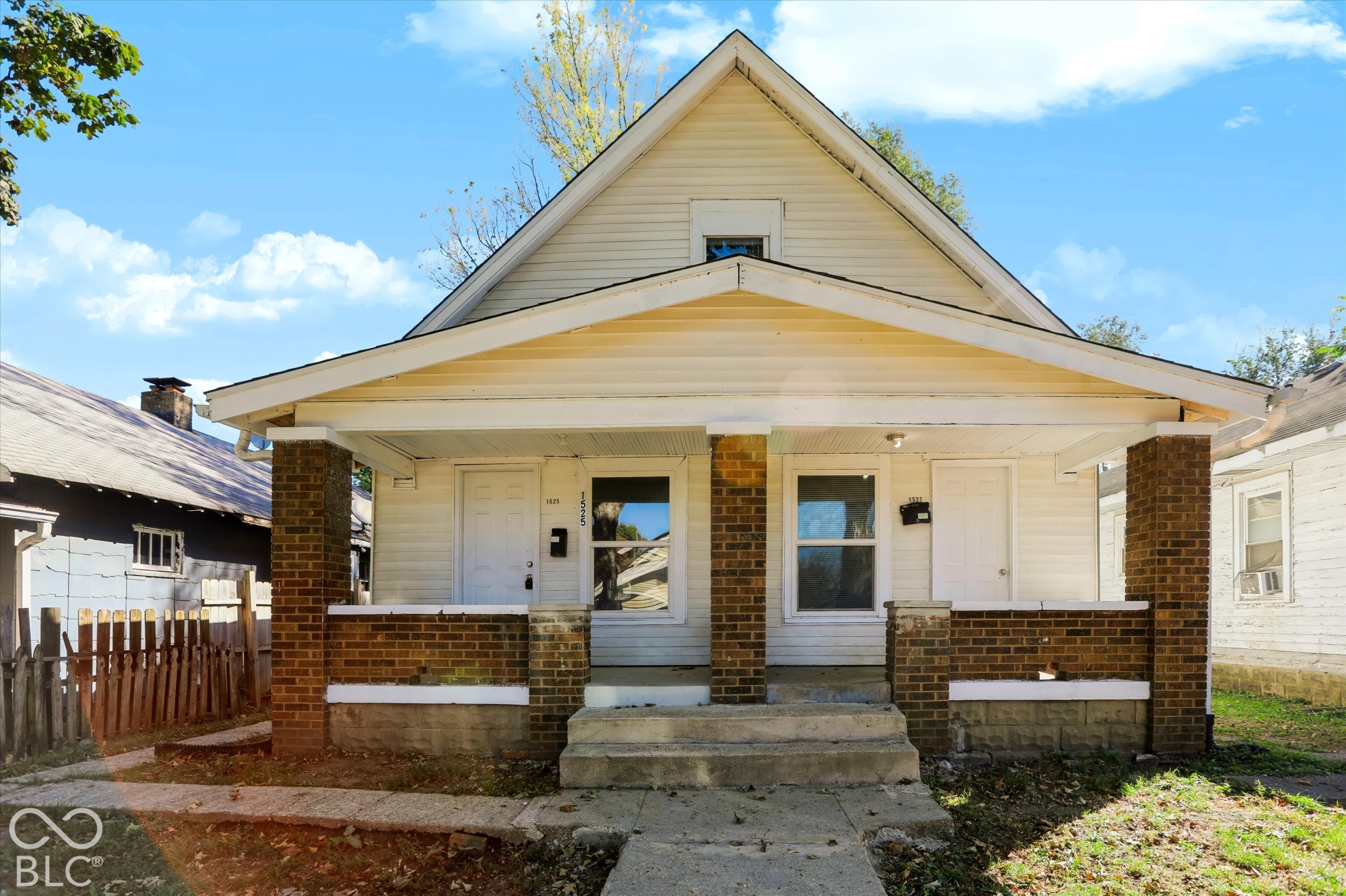 1525-1527 Villa Avenue