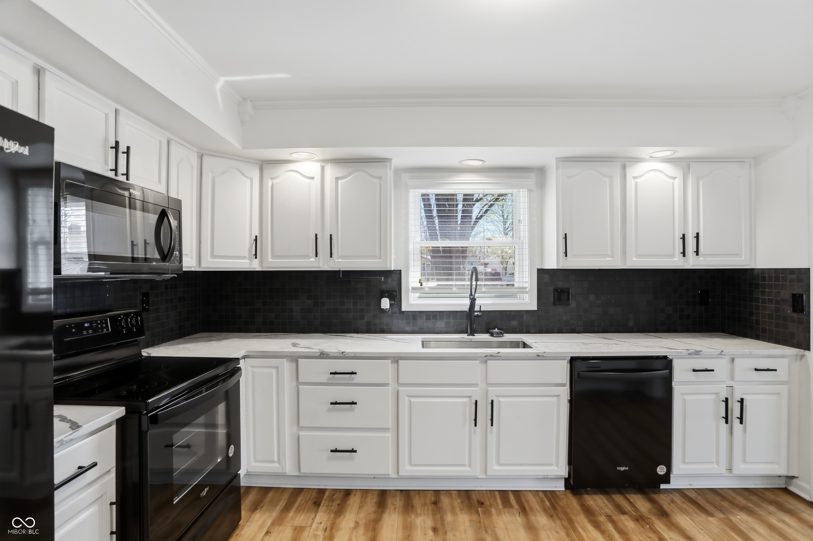 512 Lexington Boulevard - Photo 2