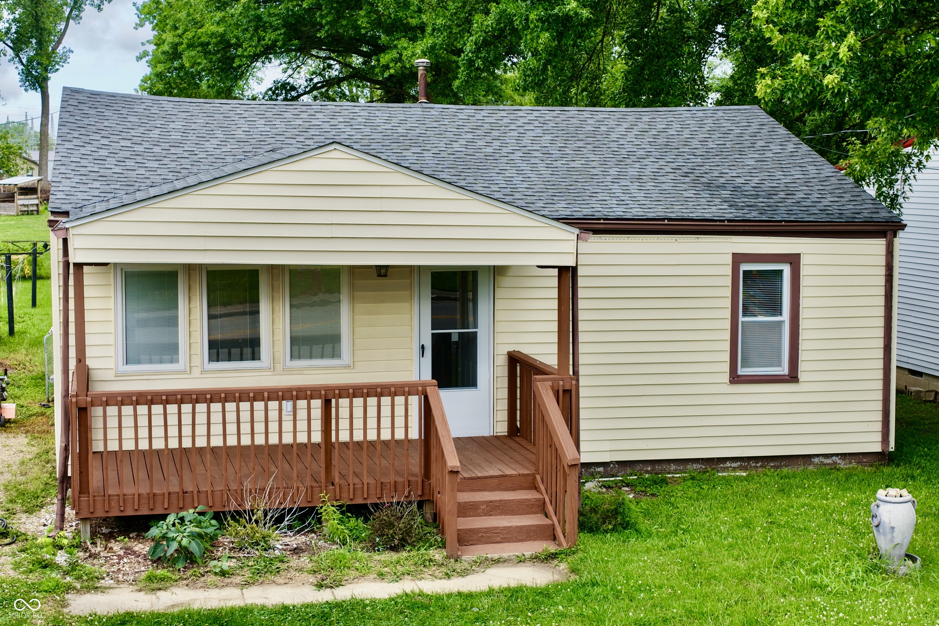 921 N Obrien