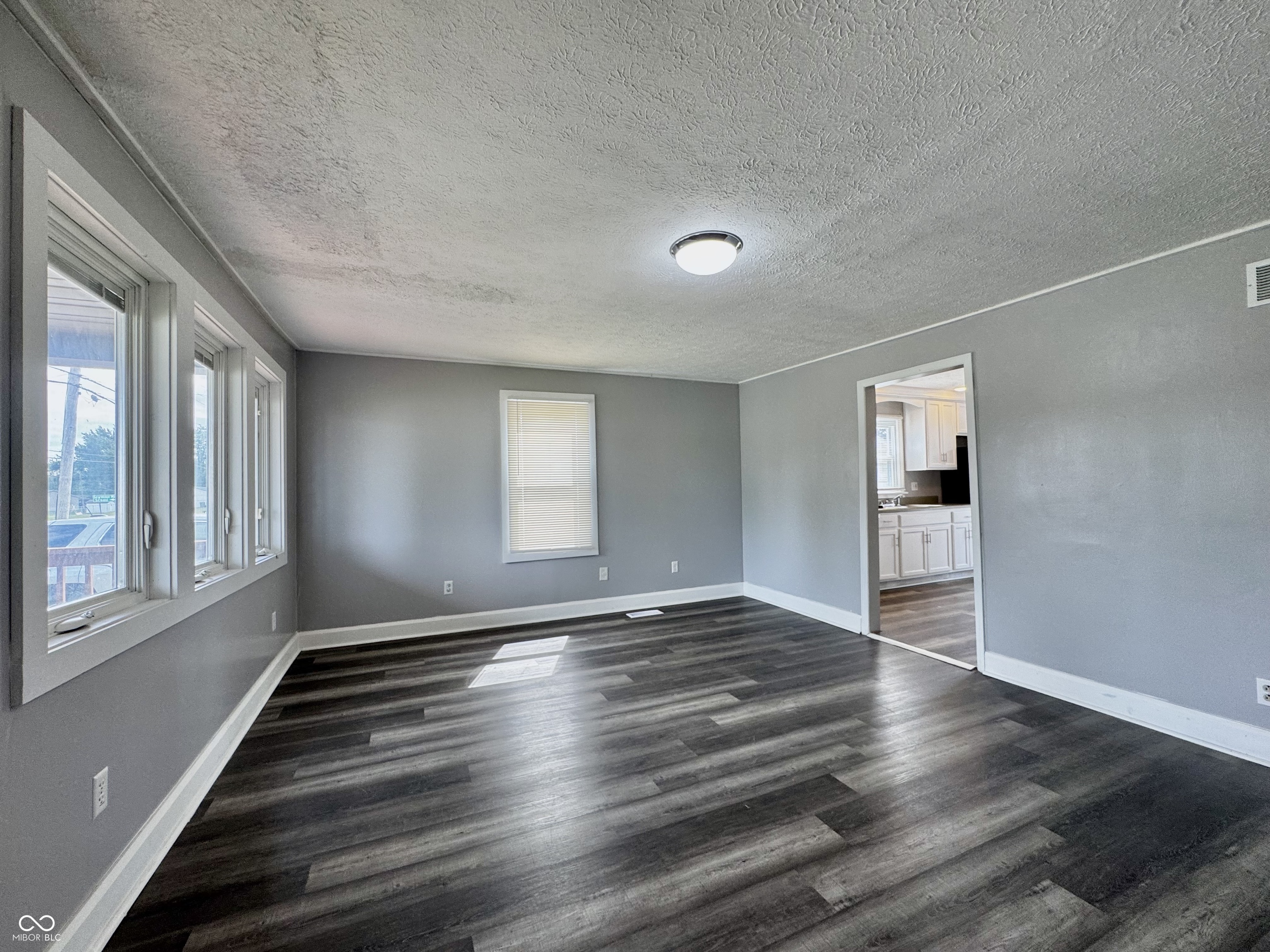 921 N Obrien